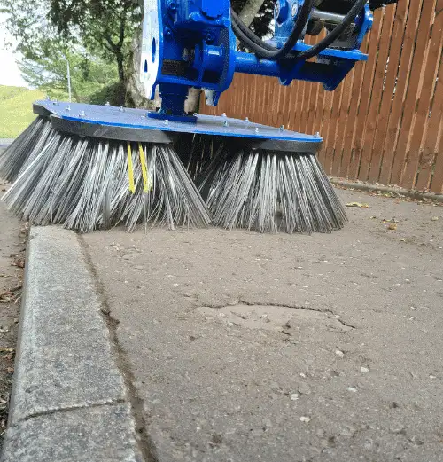 RB80 Block Paving Brush (1.5 - 8t Excavators) - Image 3